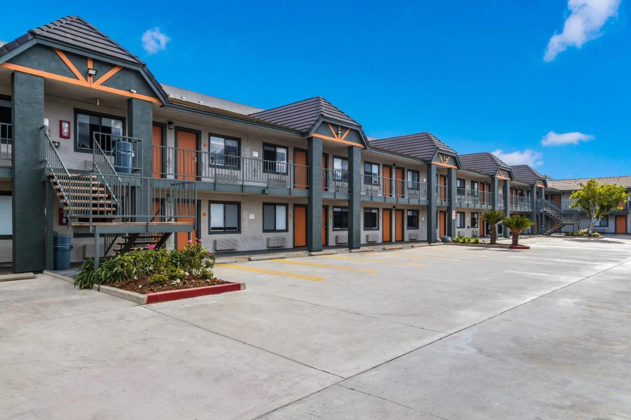 Hotel Hacienda At Ontario Ranch מראה חיצוני תמונה