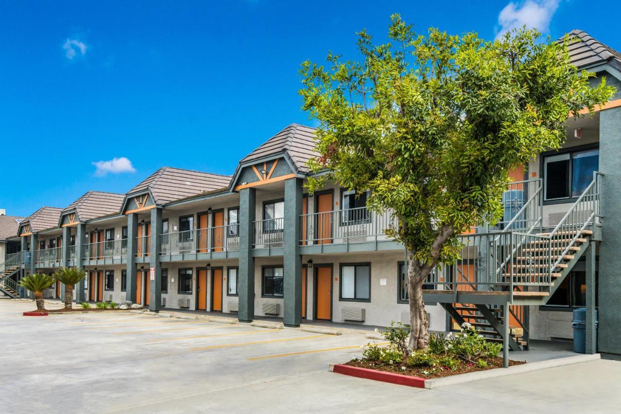 Hotel Hacienda At Ontario Ranch מראה חיצוני תמונה