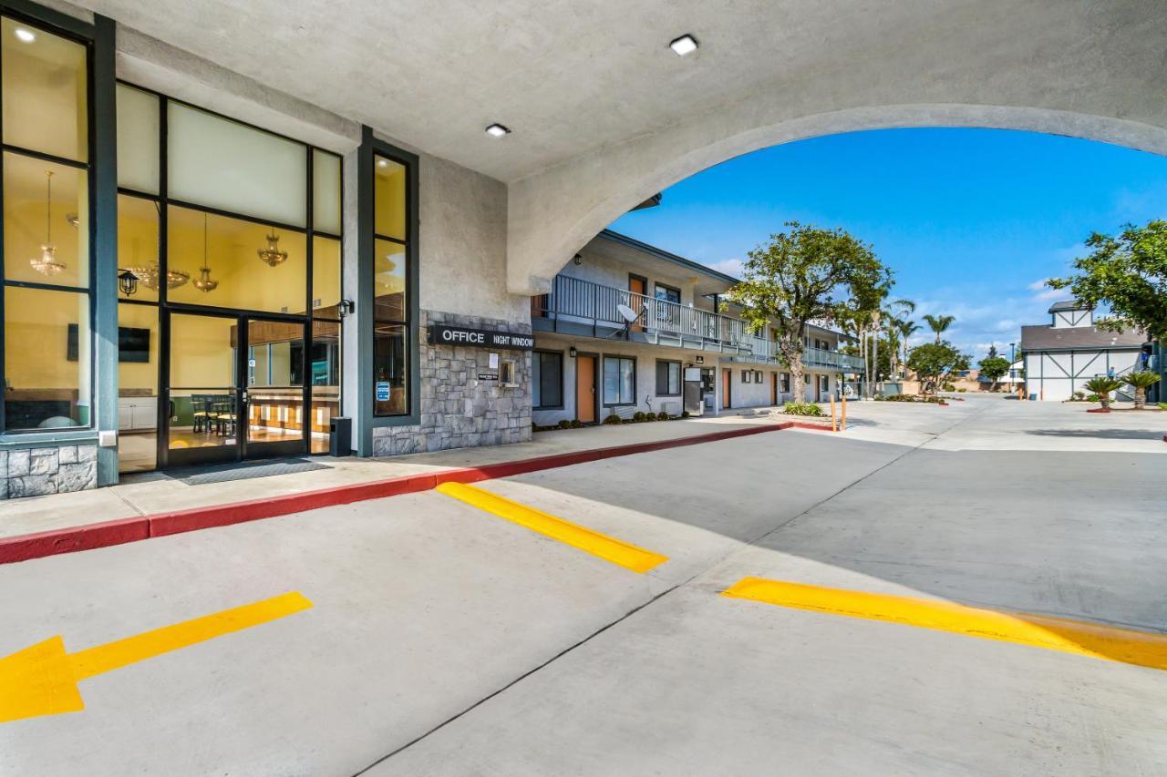 Hotel Hacienda At Ontario Ranch מראה חיצוני תמונה