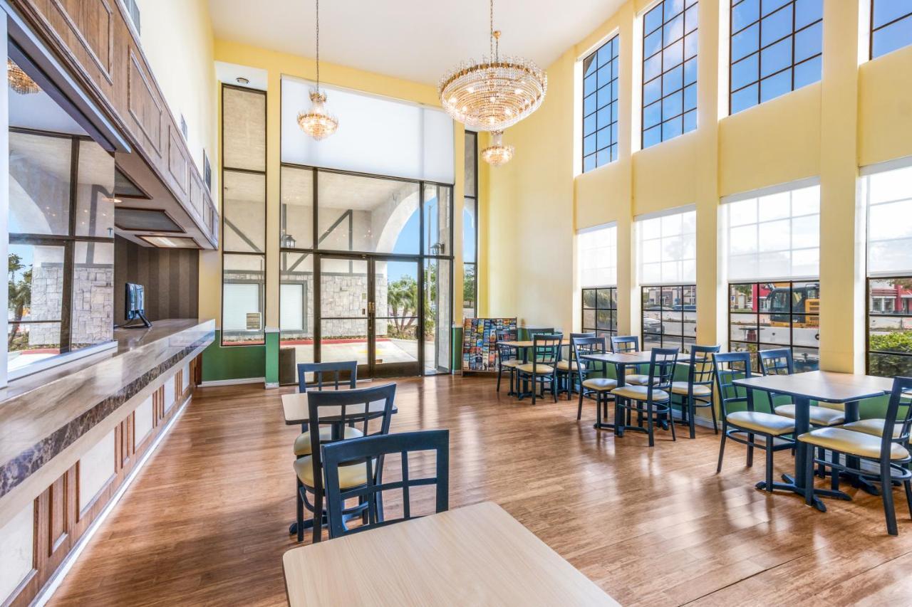 Hotel Hacienda At Ontario Ranch מראה חיצוני תמונה