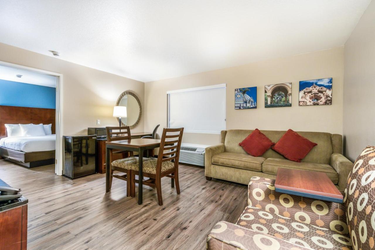 Hotel Hacienda At Ontario Ranch מראה חיצוני תמונה